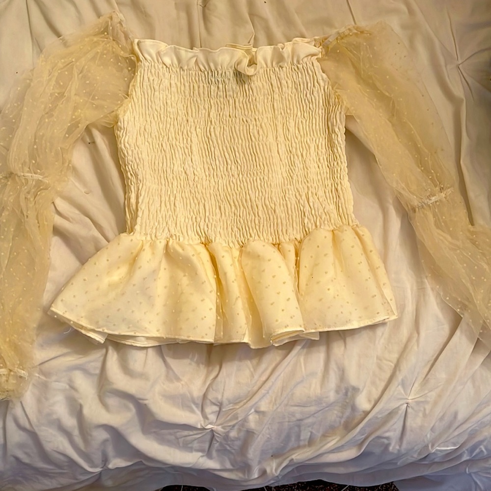 pretty pastel yellow top from SHEIN, that can be on or off the shoulder